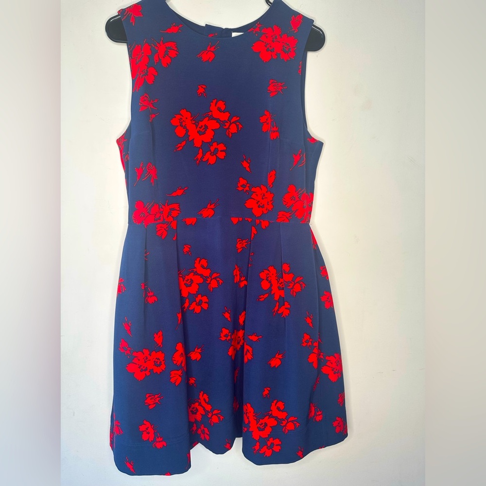 GAP NAVY FLORAL PLEATED FULLY LINED SLEEVLESS DRESS. Size: 8